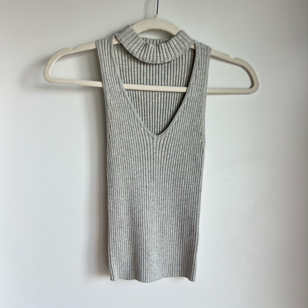 Rumor Boutique Ribbed V-Neck Sleeveless Knit Top